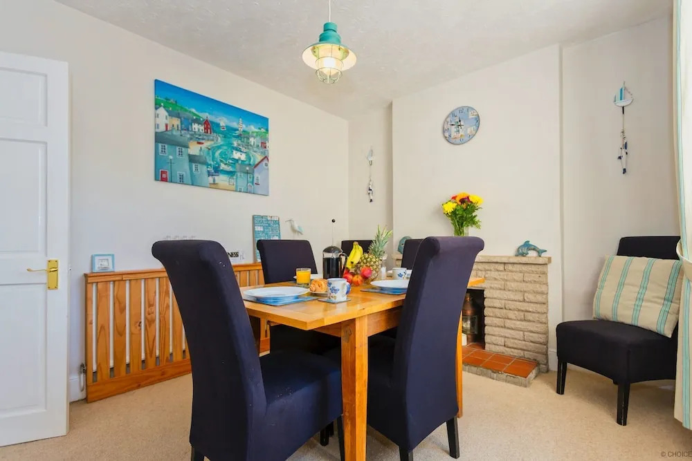 Dolphin Cottage