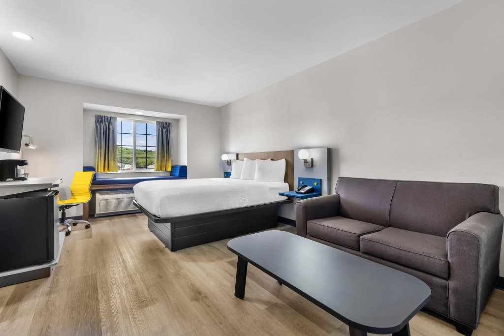 Microtel Inn & Suites by Wyndham Prairie du Chien