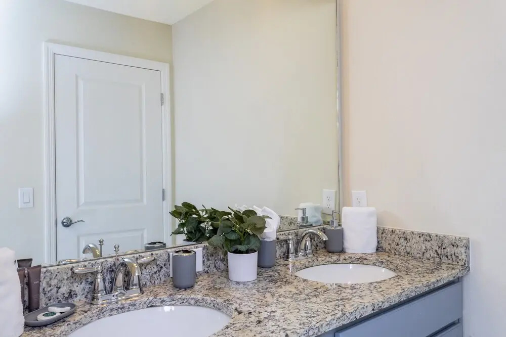 637 Windsor Island Resort 5Bd 11G 113944