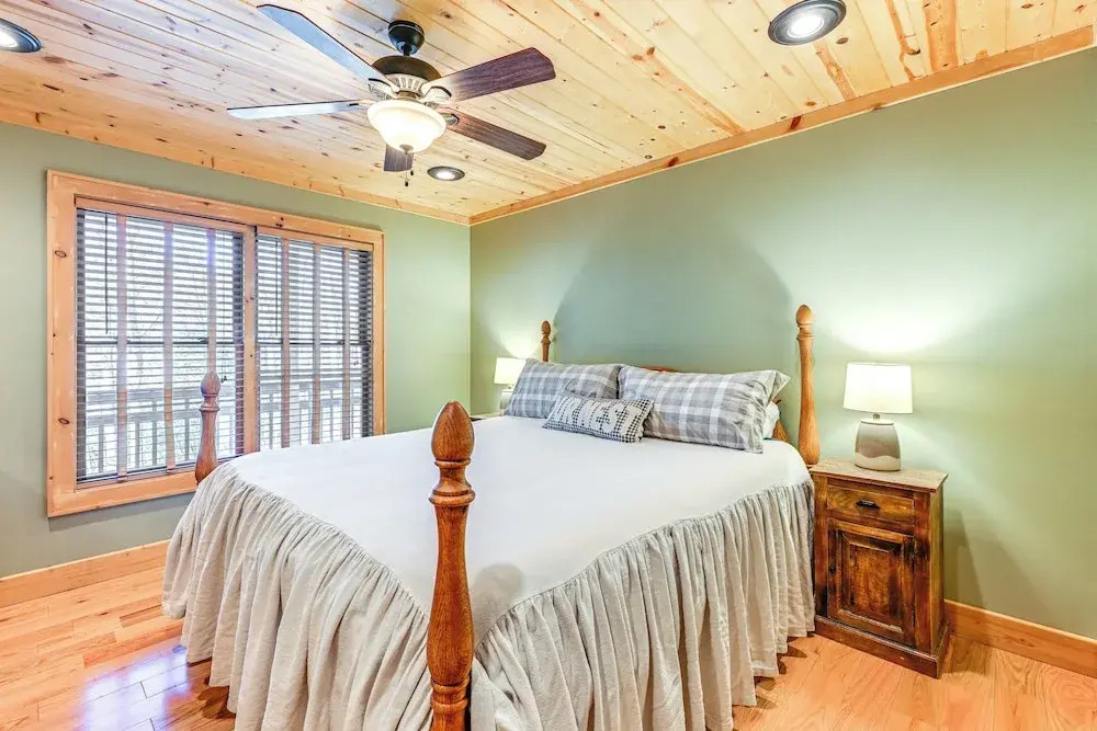 13 Mi to Cashiers! Family Cabin w/ Wraparound Deck