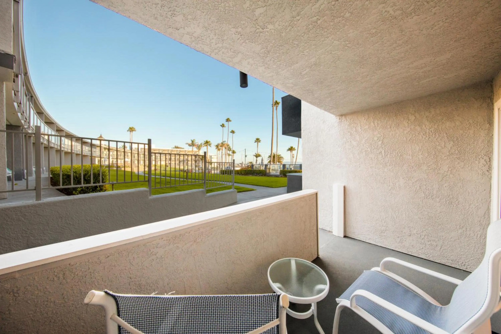 SeaCrest Oceanfront Hotel