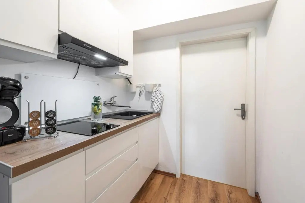 Apartment Near Old Town, FREE Parking & Huge Garden