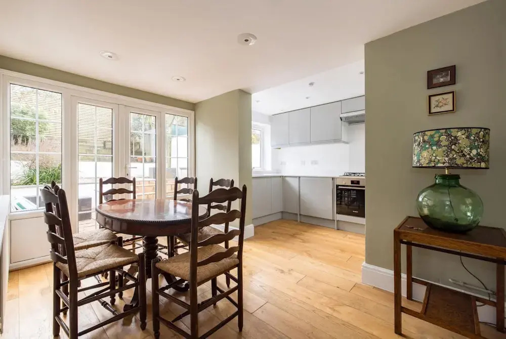 The Thames Embrace 3 BR & Garden House