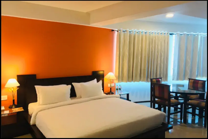 Hotel Om Tower