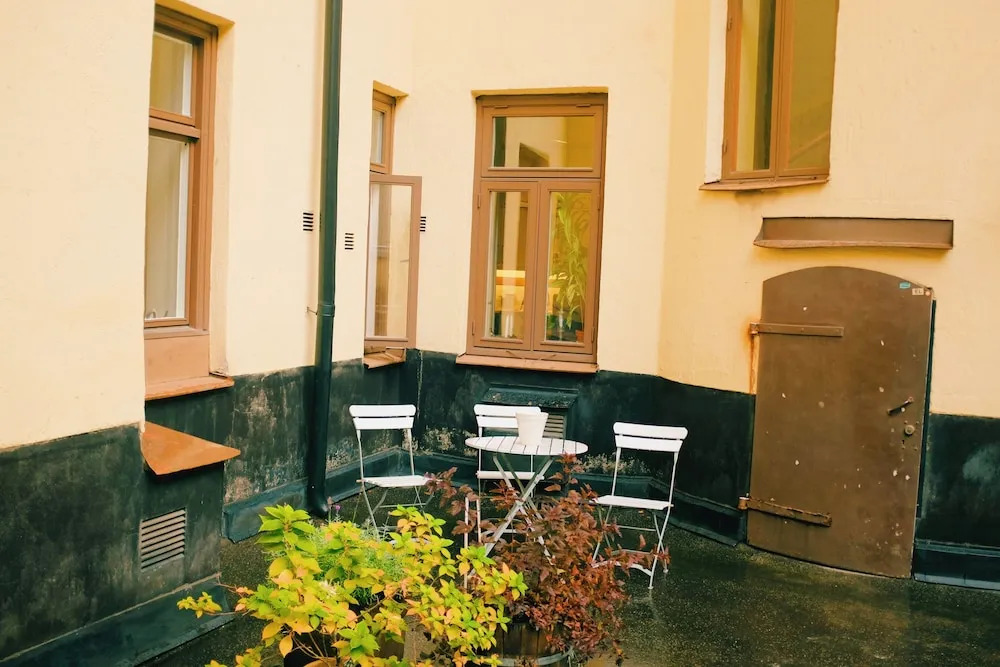 Beautiful, Artistic, Heirloom Apartment