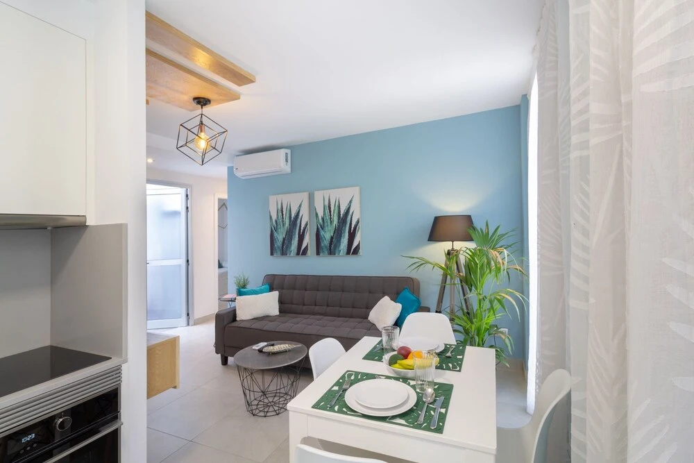 Behosty - Triana Chic Essense A