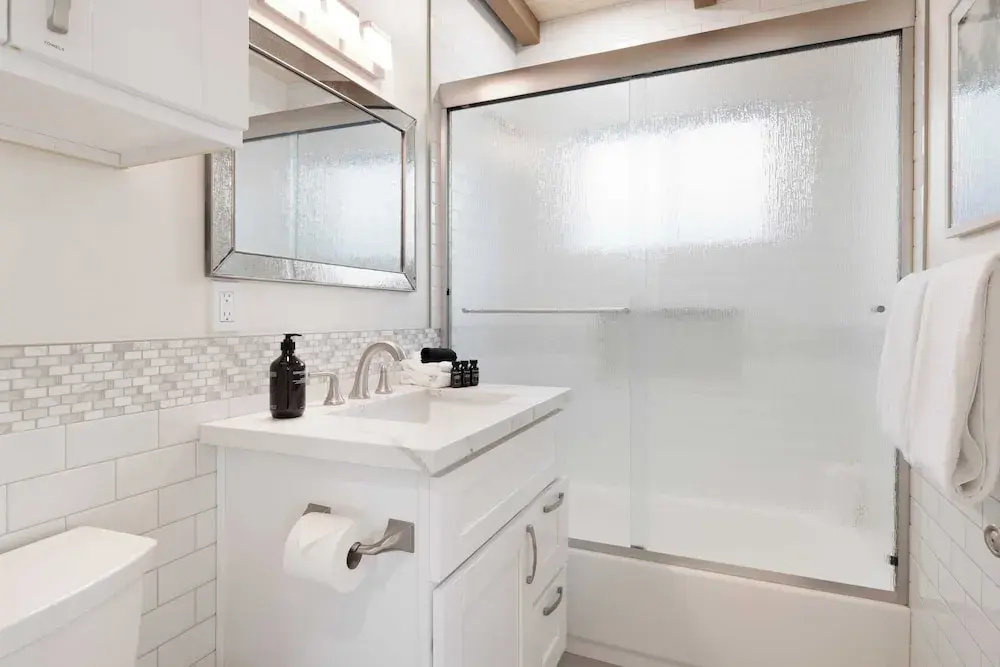 Mission Point 2 by Avantstay Mission Beach Home w/ Large Balcony Steps to Beach!