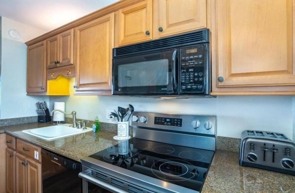Menehune Shores, #308 2 Bedroom Condo