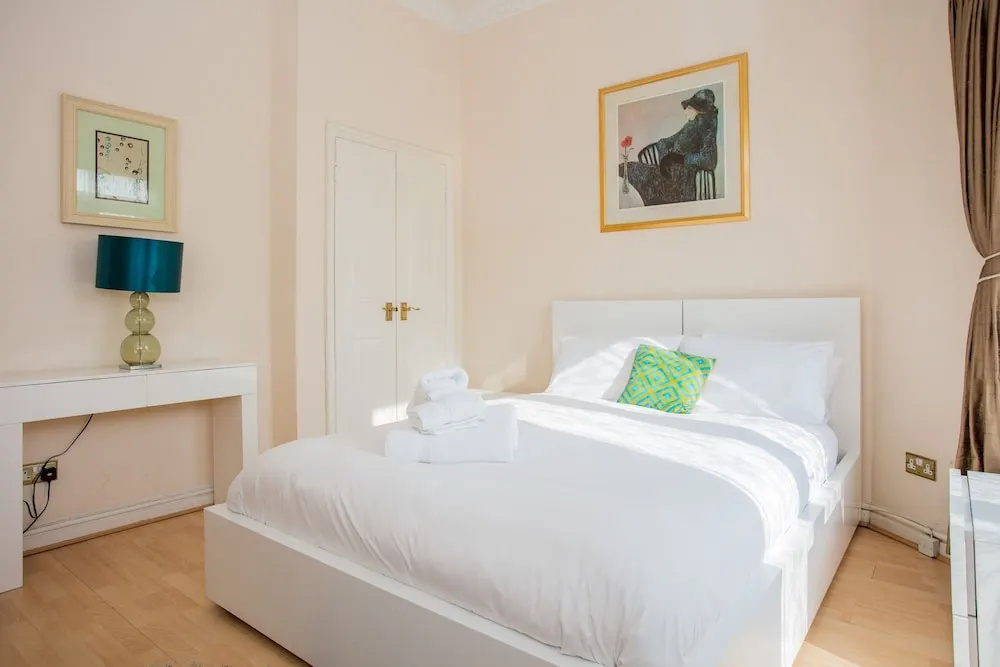 Lovely 2 Bedroom Apartment Near Hyde Park