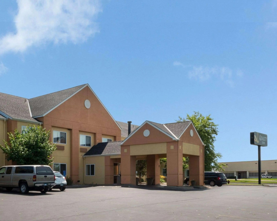 Quality Inn Lakeville North
