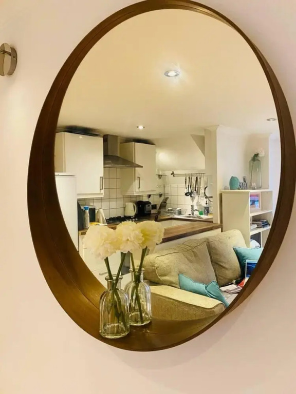 Modern, Quiet Garden Flat in Heart of Wimbledon