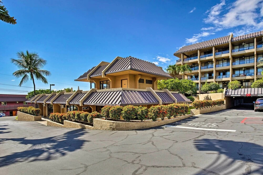 Penthouse Condo in Kona Pacific w/ Ocean Views!