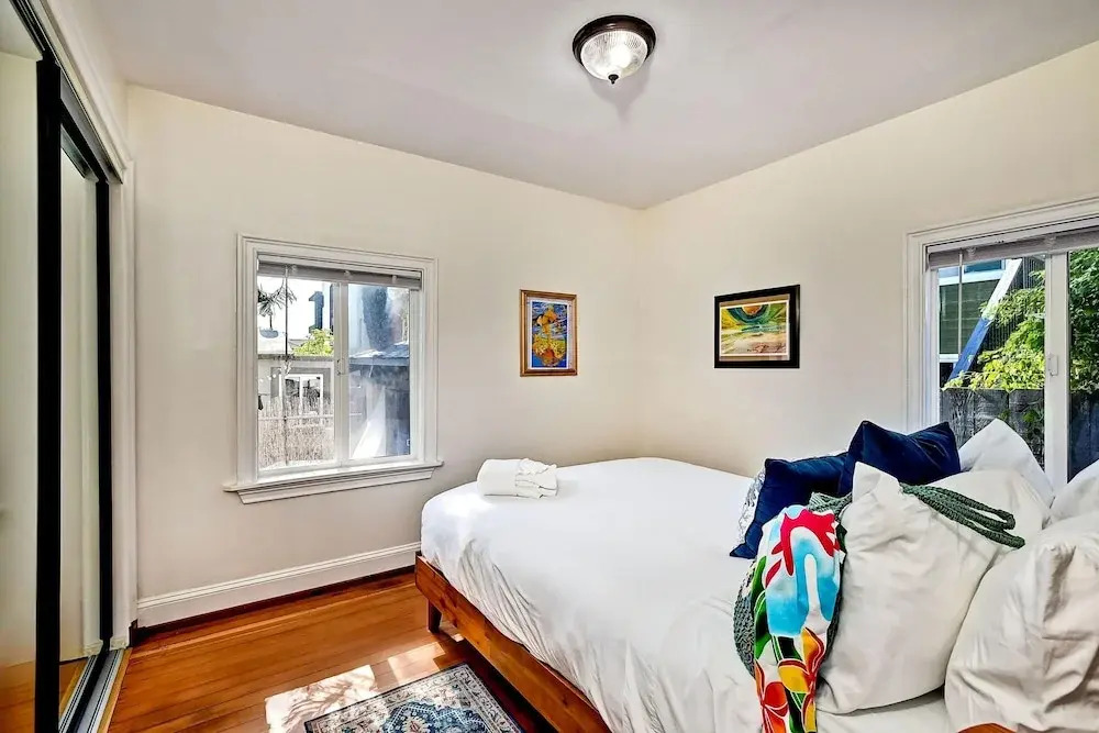 Vintage Beach Bungalow - For 6!
