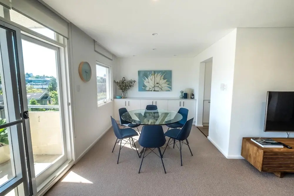 Luxury in Prestigious Double Bay H428
