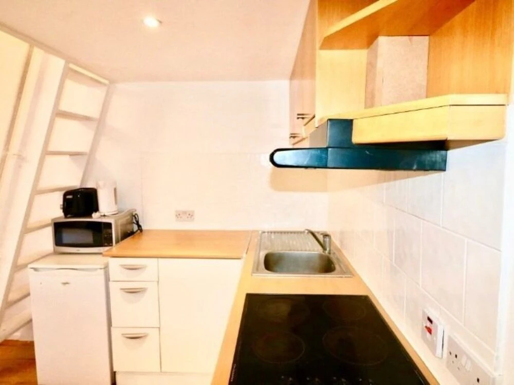 HFS Studio Next To Hydepark L29