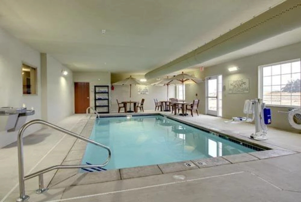 Cobblestone Hotel & Suites - Pecos