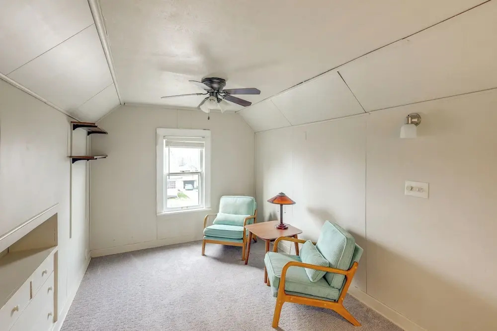 Walk to Nightlife District! Omaha Benson Bungalow