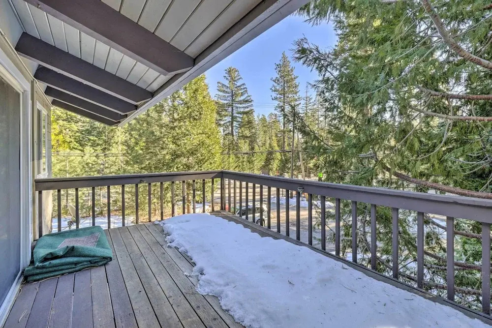 Ski and Soak Hot Tub Haven in Tahoe City!