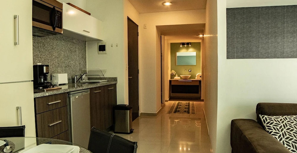 Tiny Apartment with Rooftop pool y GYM