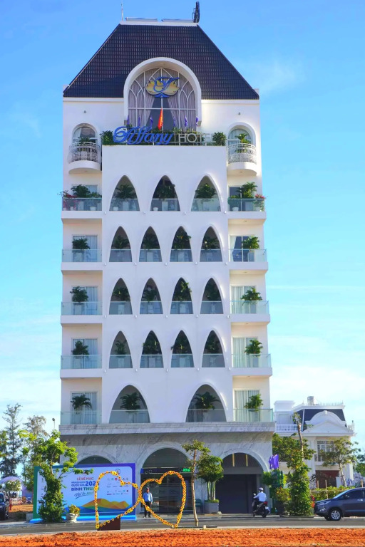 Tiffany Hotel & Restaurant