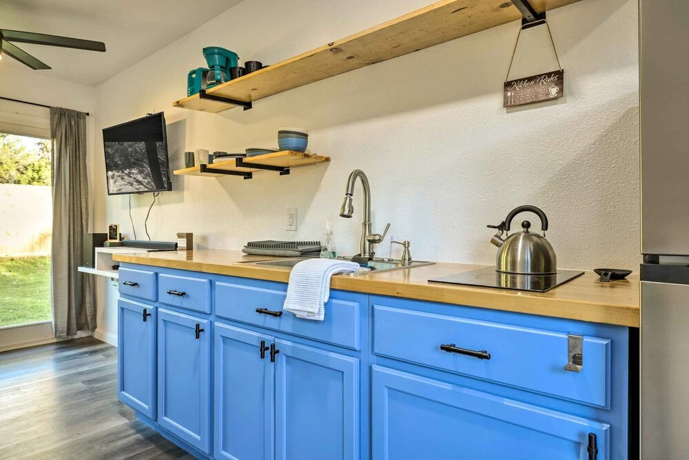Canyon Lake Retreat w/ Pool ~ 2 Mi to Lake