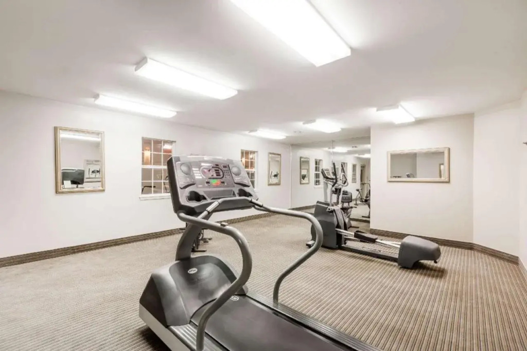 Iberia House & Suites