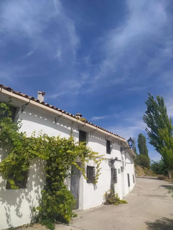 Casa Rural El Cortijo Nuevo, en El Cerezo