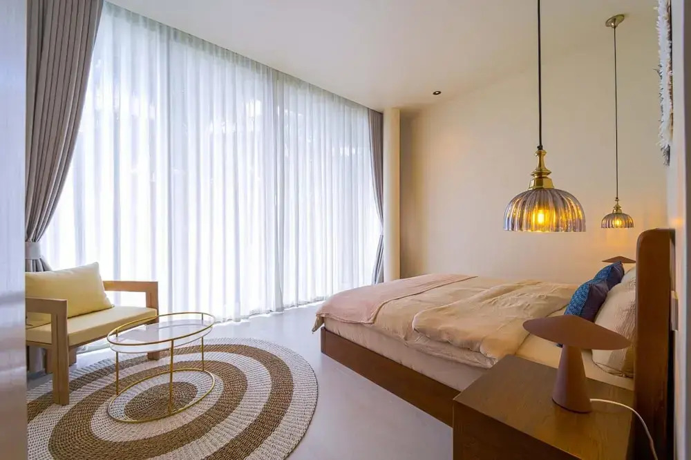 Ultra-Modern 6-Bedroom in GolfCourse PH6