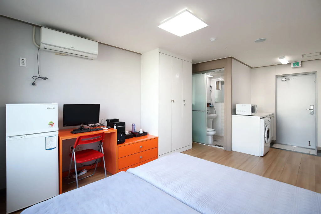 SB House