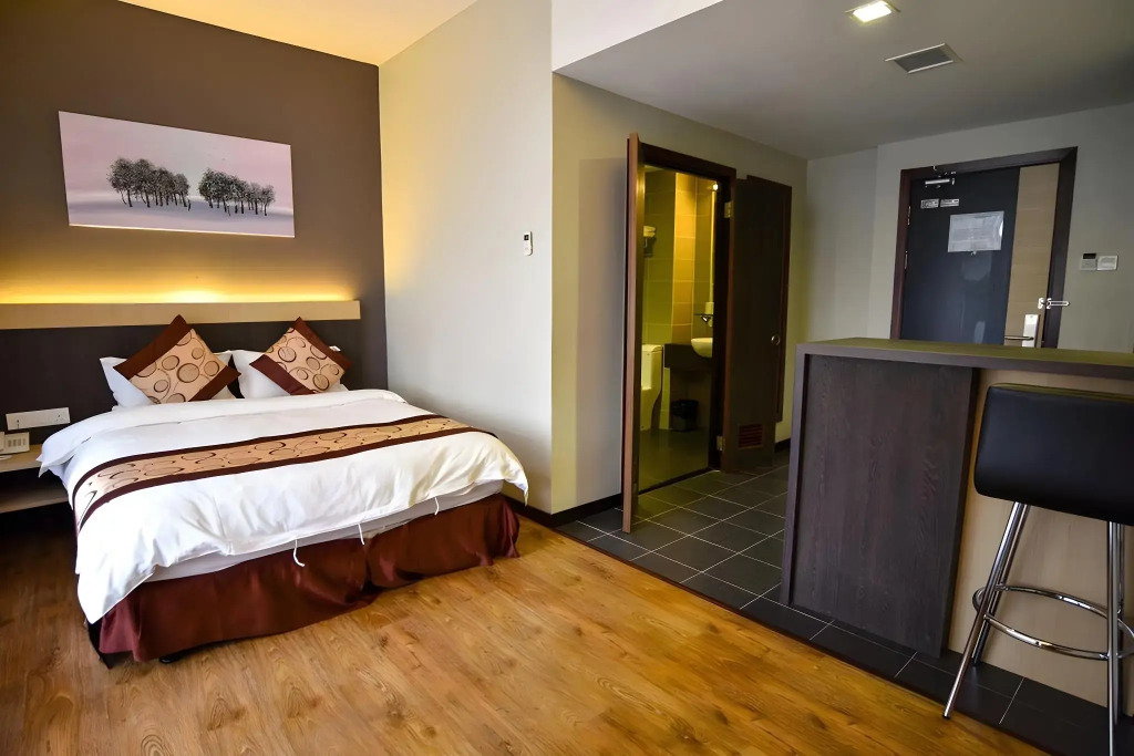 Lot 10 Boutique Hotel