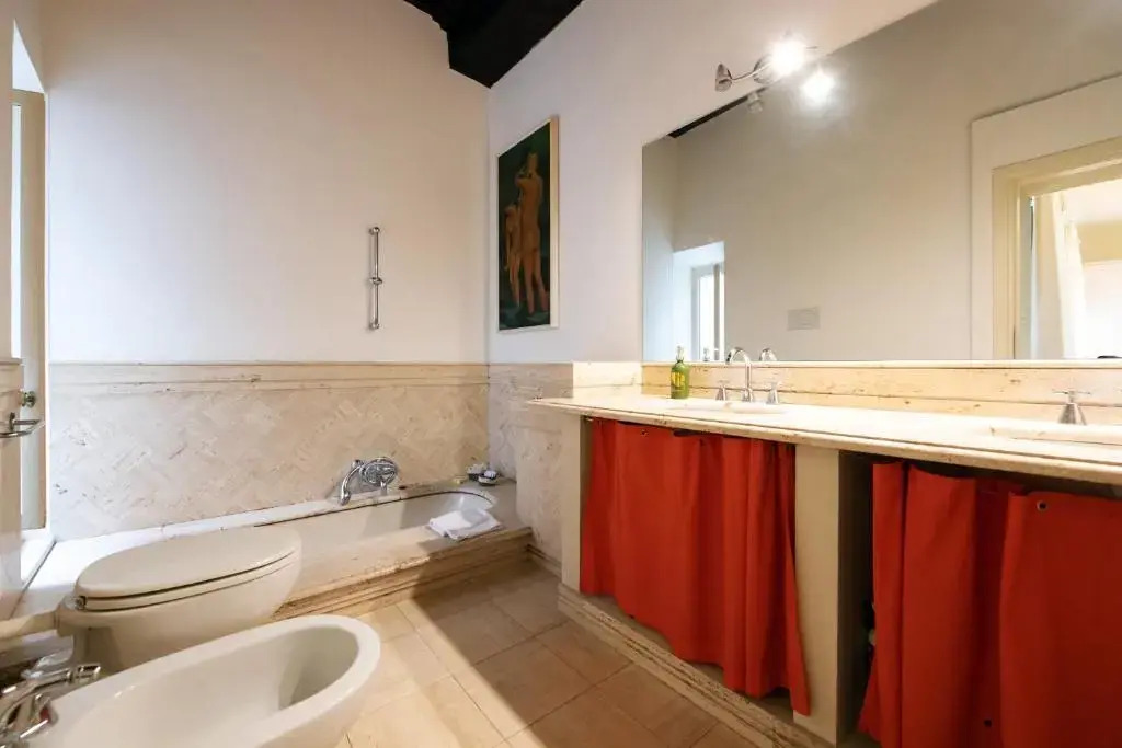 Magenta Luxury Crociferi 3