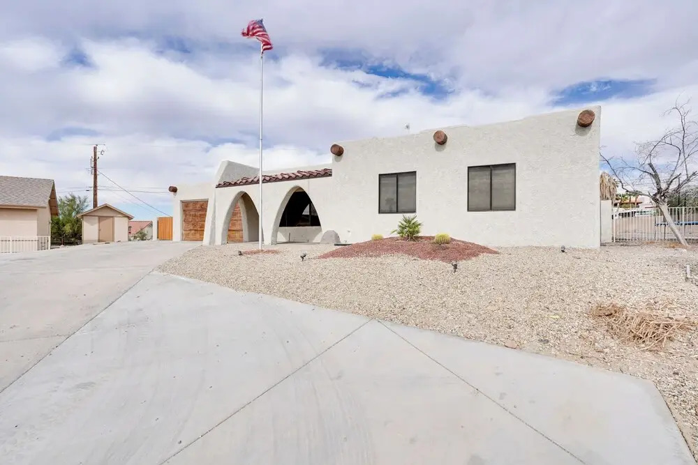 Pool, Grill & Fire Pit: Pet-friendly Arizona Home