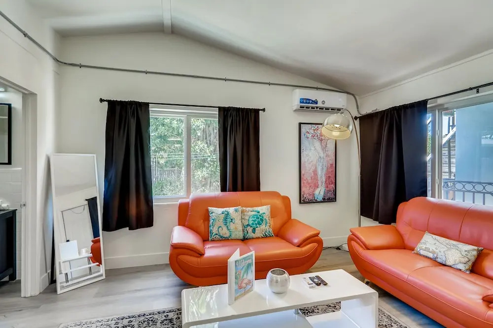 Coral Sands HUGE Studio w/ 2 Queen beds
