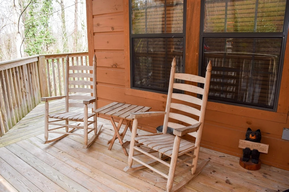 WEEKS WORTH - 3 Br Cabin