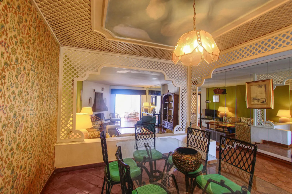 1079 - Frontline Puerto Banus Apartment