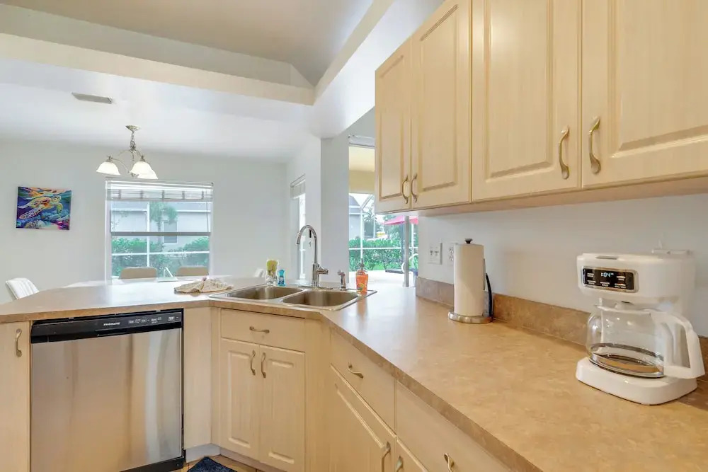 6 Mi to Coast: Cape Coral Family Home