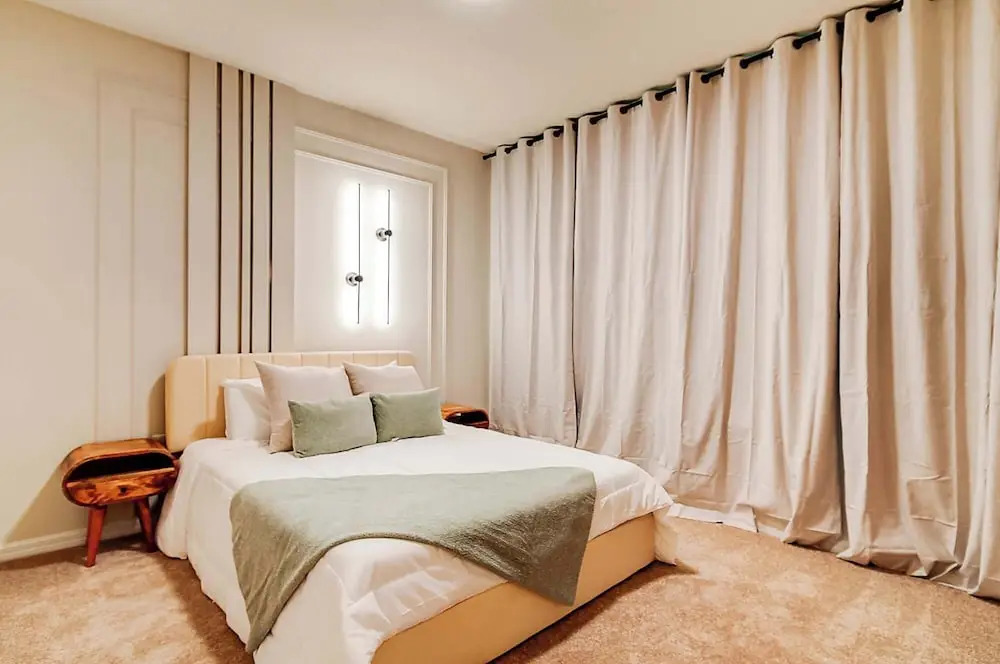 Family-friendly Townhouse w/ Private Pool & Game Room