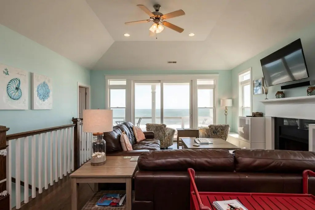 The Salty Dog by Oak Island Accommodations