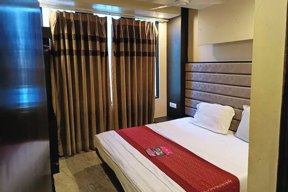 Hotel Shree Sai Dham Near New Delhi Railway Station, Paharganj