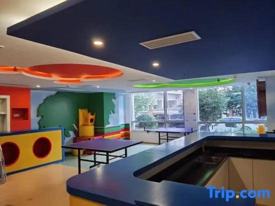 Yuexian Boutique Apartment (Shanghai Nanjing East Road)
