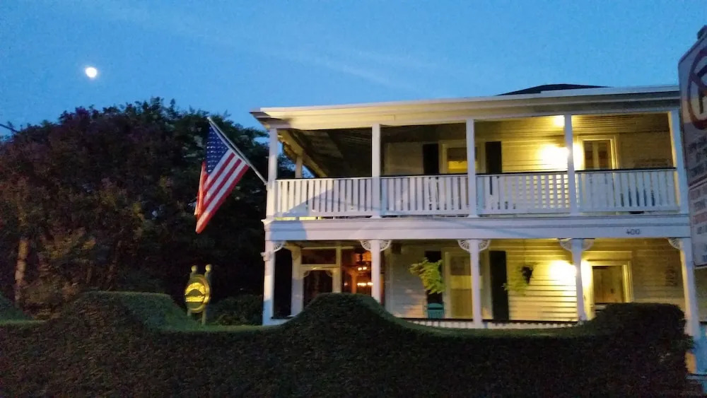 Barclay Cottage Inn