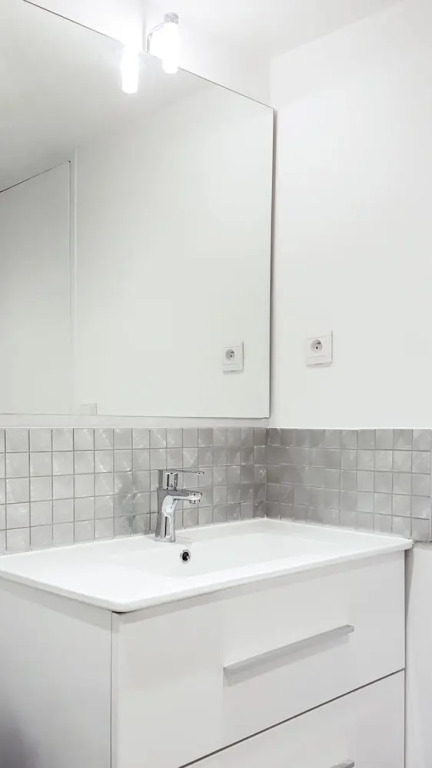 Grand T2 Vieux Tours Immeuble historique