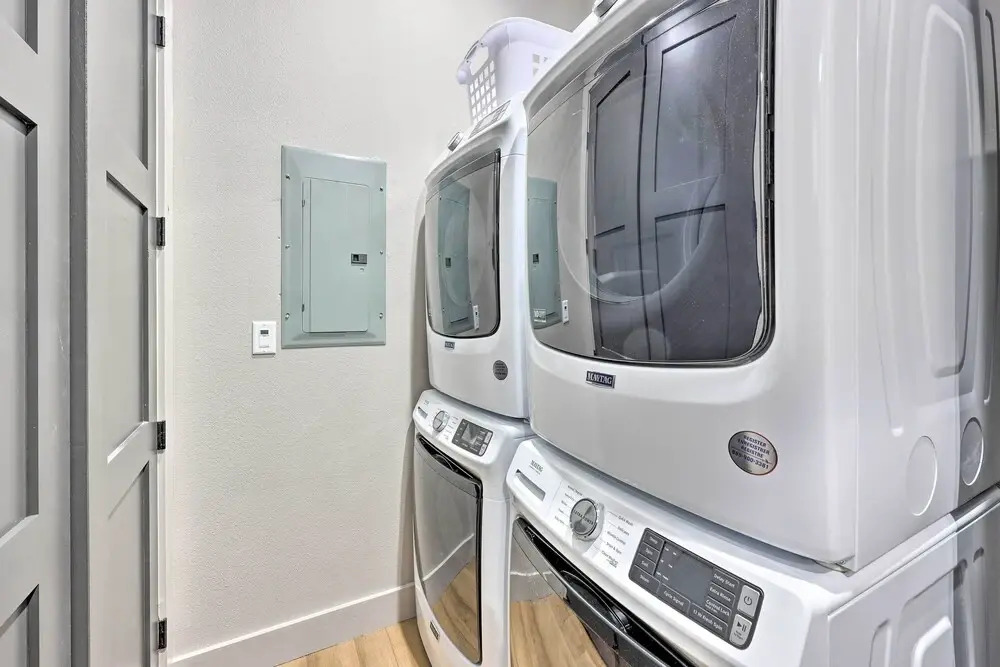 Lavish Riverfront Escape w/ Gas Grill