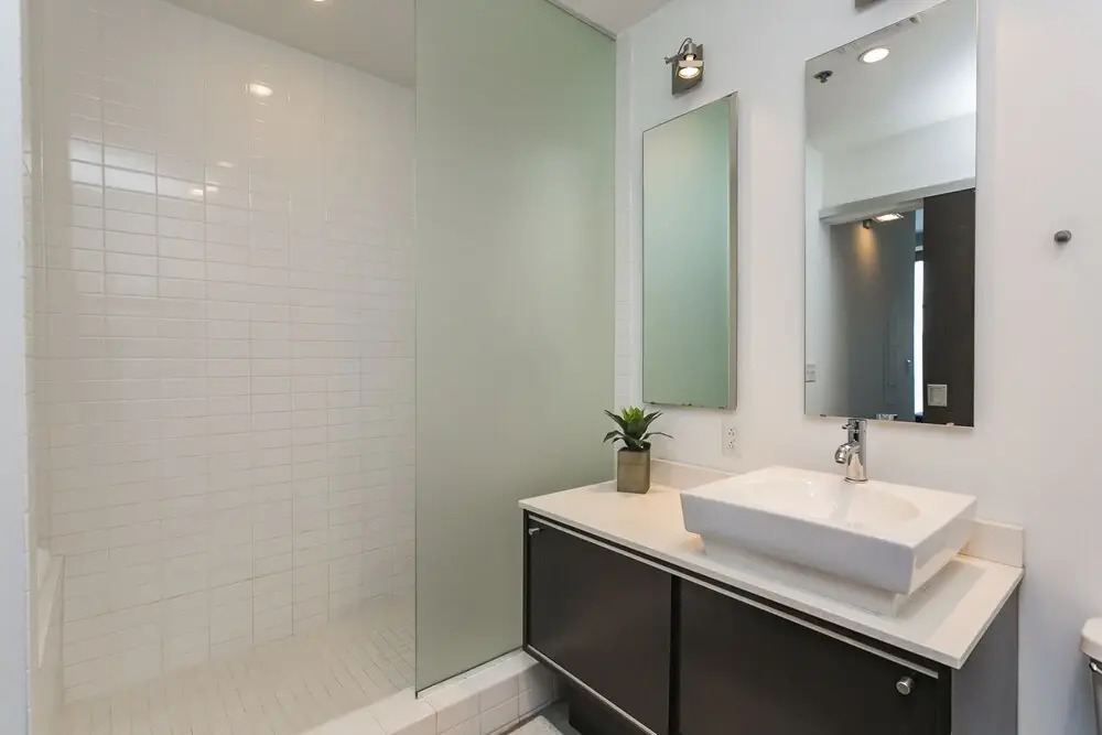 Executive Industrial Chic Condo 30 night min