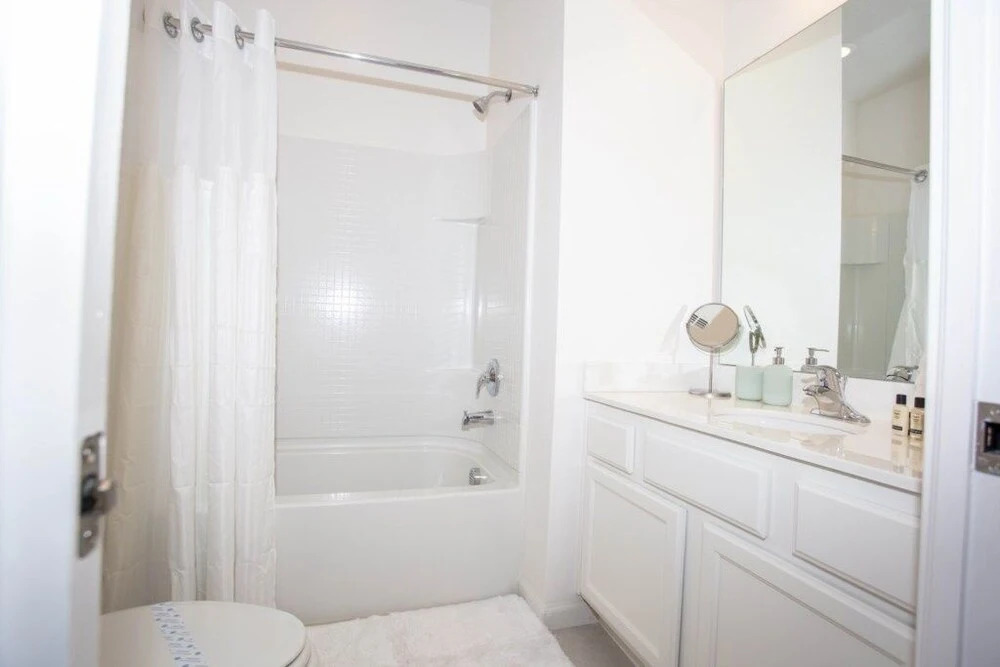 Brand New 15 Bed Home with Themed Room! Home
