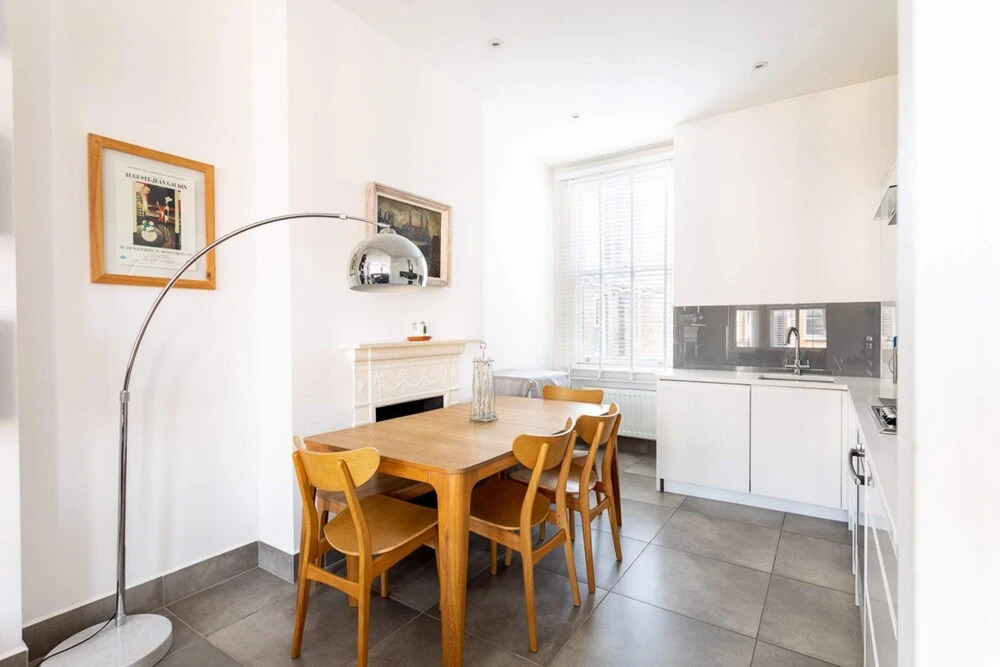 Spacious Apartment Near Portobello Road