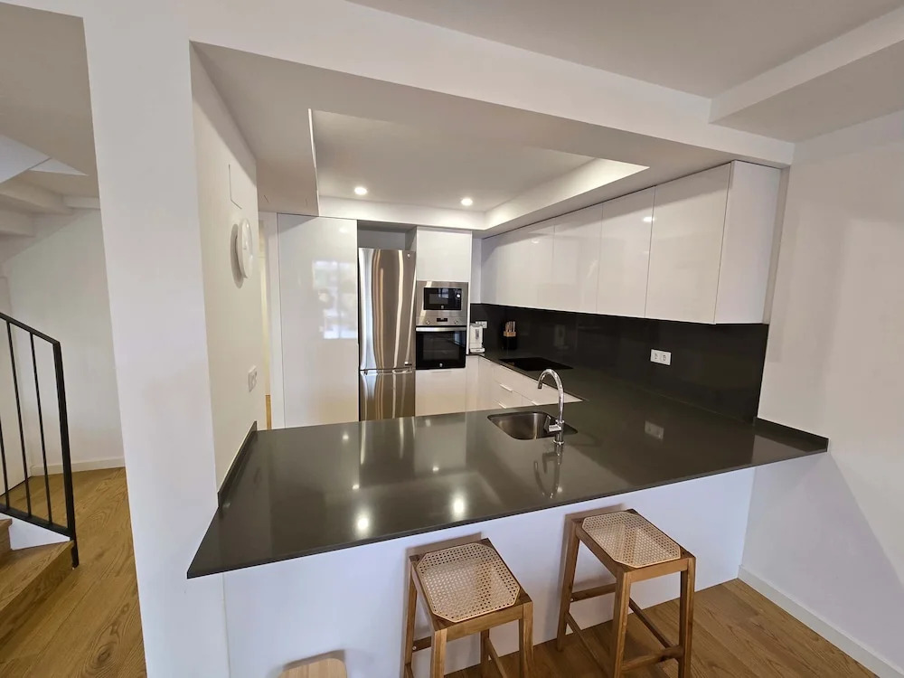 The Roger Terrace 2BR With Pool gym in Barcelona