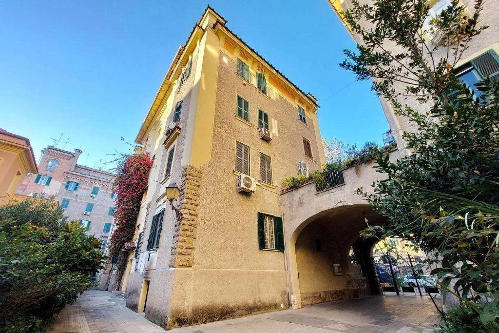 Brand new Vatican flat with terrace