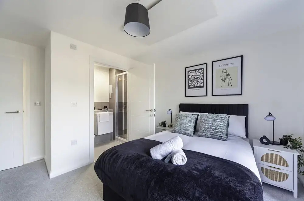 Stylish & Modern Flat 2 Min Walk To Ashford Outlet