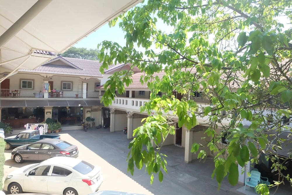 Tan Deaw House